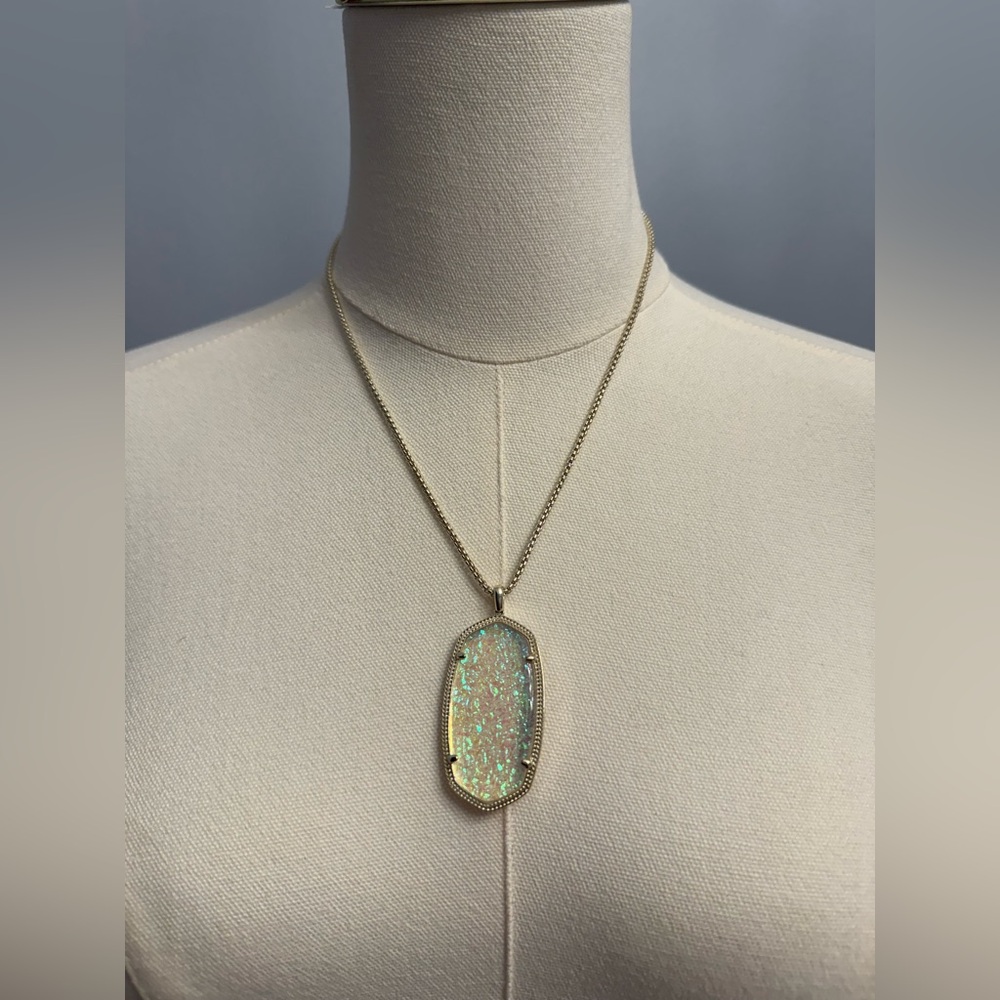 🩵KENDRA SCOTT EXCLUSIVE DICHROIC FOIL REID🩵